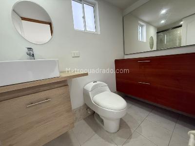 Apartaestudio en arriendo en Loma Del Indio, Medellín, 50 m² · foto 5 de 9