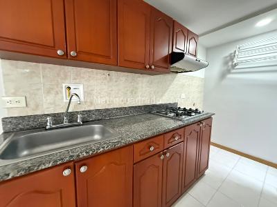 Apartaestudio en arriendo en Loma Del Indio, Medellín, 50 m² · foto 7 de 9