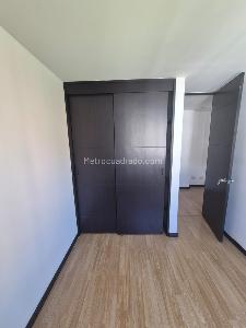 Apartamento de 3 alcobas en arriendo en Los Balsos, Medellín, 92 m² · foto 9 de 16