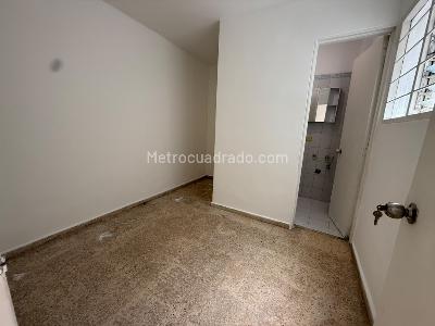 Casa de 3 alcobas en arriendo en Los Pinos, Medellín, 190 m² · foto 4 de 17