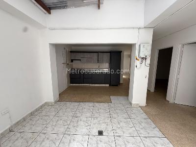 Casa de 3 alcobas en arriendo en Los Pinos, Medellín, 190 m² · foto 5 de 17