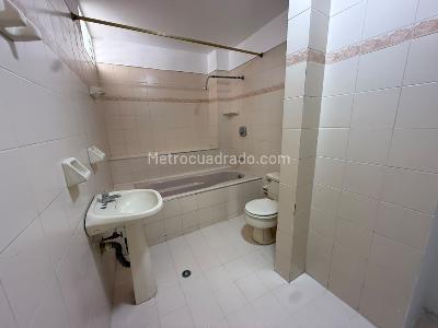 Casa de 3 alcobas en arriendo en Los Pinos, Medellín, 190 m² · foto 11 de 17