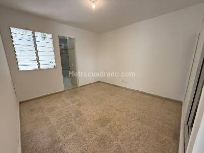 Casa de 3 alcobas en arriendo en Los Pinos, Medellín, 190 m² · foto 13 de 17