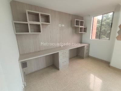 Apartaestudio en arriendo en Conquistadores, Medellín, 56 m² · foto 2 de 13