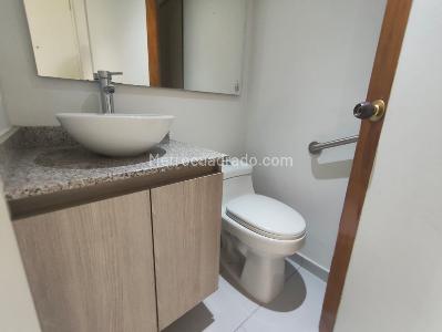 Apartaestudio en arriendo en Conquistadores, Medellín, 56 m² · foto 9 de 13