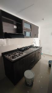 Apartamento de 3 alcobas en arriendo en Los Colores, Medellín, 83 m² · foto 3 de 20
