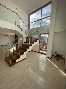 Apartamento de 3 alcobas en venta en Jardines, Envigado, 140 m² · foto 1 de 11