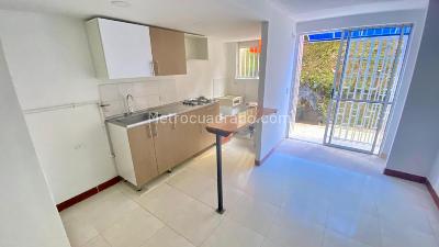 Apartamento de 3 alcobas en venta en Cabecera Urbana San Cristobal, Medellín, 46 m² · foto 1 de 10