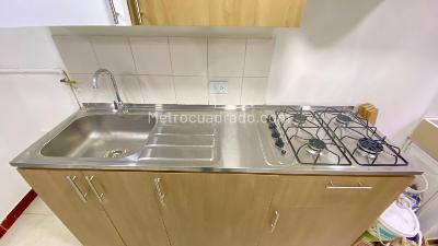 Apartamento de 3 alcobas en venta en Cabecera Urbana San Cristobal, Medellín, 46 m² · foto 2 de 10
