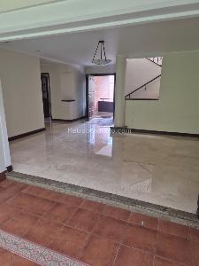 Casa de 3 alcobas en arriendo en Los Balsos, Medellín, 217 m² · foto 11 de 20