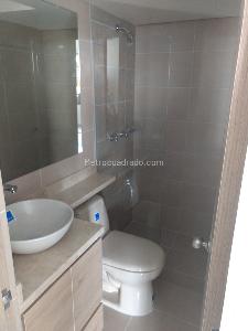 Apartamento de 3 alcobas en arriendo en San German, Medellín, 70 m² · foto 9 de 20