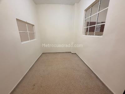 Casa de 4 alcobas en arriendo en Barrio Caicedo, Medellín, 100 m² · foto 5 de 11