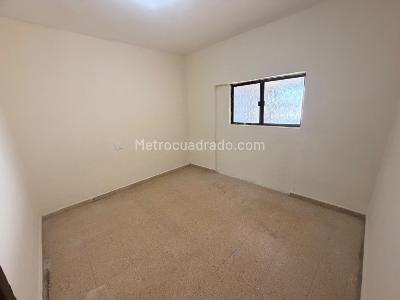 Casa de 4 alcobas en arriendo en Barrio Caicedo, Medellín, 100 m² · foto 6 de 11