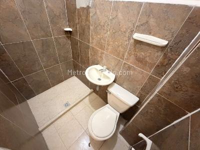 Casa de 4 alcobas en arriendo en Barrio Caicedo, Medellín, 100 m² · foto 7 de 11