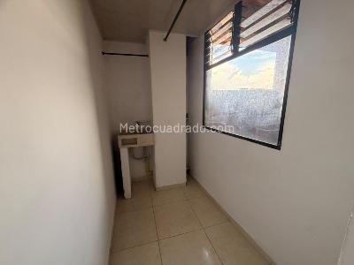 Apartamento de 2 alcobas en arriendo en Buenos Aires, Medellín, 80 m² · foto 10 de 11