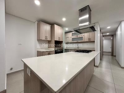 Apartamento de 3 alcobas en arriendo en San Jose, Sabaneta, 103 m² · foto 3 de 13