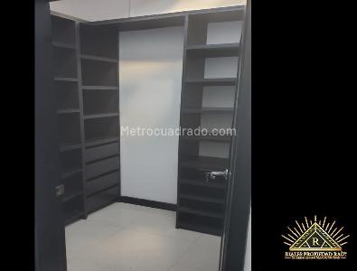 Casa de 5 alcobas en venta en Alto De Misael, Envigado, 320 m² · foto 5 de 14