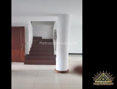 Casa de 5 alcobas en venta en Alto De Misael, Envigado, 320 m² · foto 10 de 14