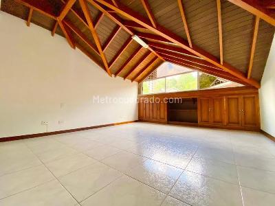 Casa de 4 alcobas en venta en El Poblado, Medellín, 320 m² · foto 13 de 17
