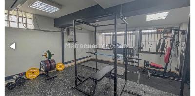 Casa de 5 alcobas en venta en El Poblado, Medellín, 420 m² · foto 2 de 7