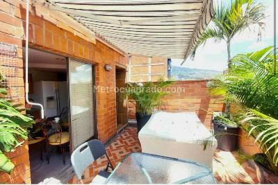 Apartamento de 1 alcoba en venta en La Floresta, Medellín, 50 m² · foto 2 de 12