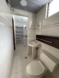 Casa de 4 alcobas en venta en Calasanz, Medellín, 215 m² · foto 10 de 11