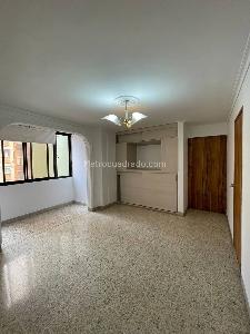 Casa de 4 alcobas en venta en Calasanz, Medellín, 215 m² · foto 4 de 11