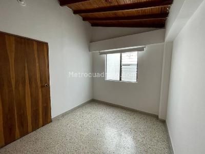 Casa de 4 alcobas en venta en Calasanz, Medellín, 215 m² · foto 5 de 11