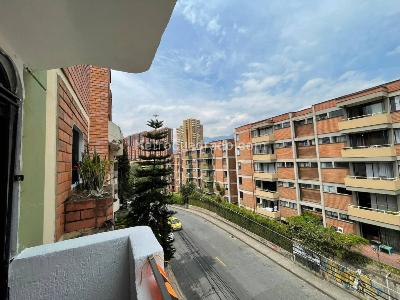 Casa de 4 alcobas en venta en Calasanz, Medellín, 215 m² · foto 6 de 11