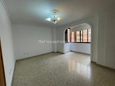 Casa de 4 alcobas en venta en Calasanz, Medellín, 215 m² · foto 8 de 11