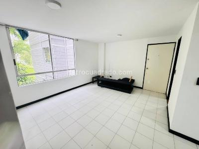 Apartamento de 2 alcobas en arriendo en Loma Del Indio, Medellín, 65 m² · foto 5 de 15