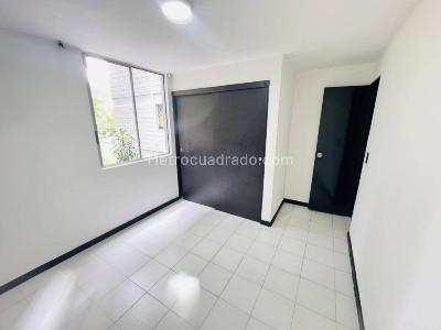 Apartamento de 2 alcobas en arriendo en Loma Del Indio, Medellín, 65 m² · foto 10 de 15