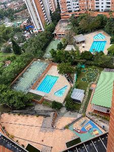 Apartamento de 3 alcobas en venta en Sabaneta, Sabaneta, 80 m² · foto 2 de 10