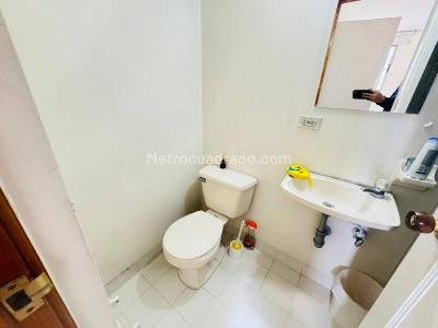 Apartamento de 3 alcobas en arriendo en Laureles, Medellín, 114 m² · foto 11 de 12