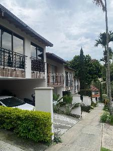 Casa en Arriendo, El Esmeraldal, Envigado en El Esmeraldal