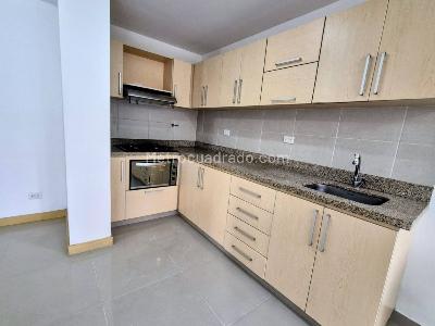 Apartamento de 2 alcobas en arriendo en Loma Del Esmeraldal, Envigado, 70 m² · foto 2 de 14