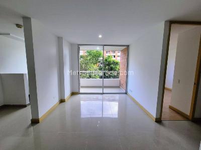 Apartamento de 2 alcobas en arriendo en Loma Del Esmeraldal, Envigado, 70 m² · foto 3 de 14