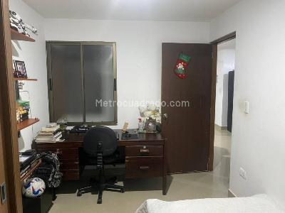 Apartamento de 3 alcobas en venta en Playa Rica, Itagüí, 80 m² · foto 2 de 11