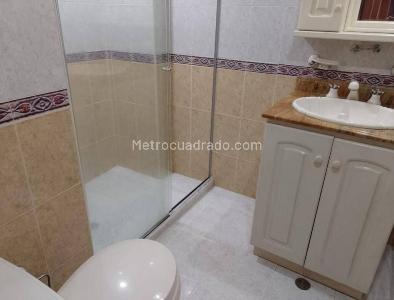 Apartamento de 1 alcoba en venta en Laureles, Medellín, 48 m² · foto 2 de 10