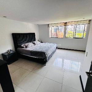 Apartamento de 2 alcobas en venta en Castropol, Medellín, 107 m² · foto 12 de 20