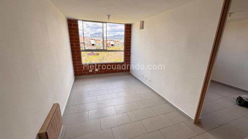 2BR Apartment in Calasanz (50 m²) - 3