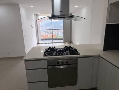 Apartamento en arriendo en Camino Verde, Envigado · foto 2 de 18