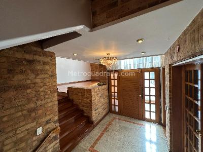 Casa de 4 alcobas en venta en Altos De Sotileza, Bogotá, 369 m² · foto 2 de 20