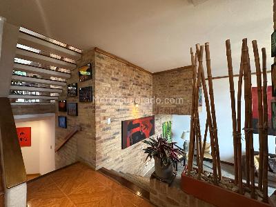 Casa de 4 alcobas en venta en Altos De Sotileza, Bogotá, 368 m² · foto 3 de 20