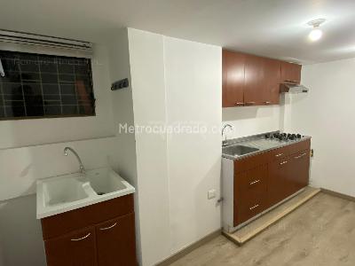 Apartamento en arriendo en Las Rosales, Bogotá · foto 3 de 20