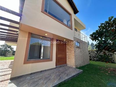 Casa de 3 alcobas en venta en Santa Anita, Cajicá, 210 m² · foto 1 de 20