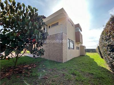 Casa de 3 alcobas en venta en Santa Anita, Cajicá, 210 m² · foto 5 de 20