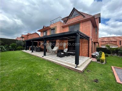Casa de 3 alcobas en venta en Santa Bibiana 2, Cajicá, 300 m² · foto 1 de 20