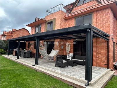 Casa de 3 alcobas en venta en Santa Bibiana 2, Cajicá, 300 m² · foto 2 de 20