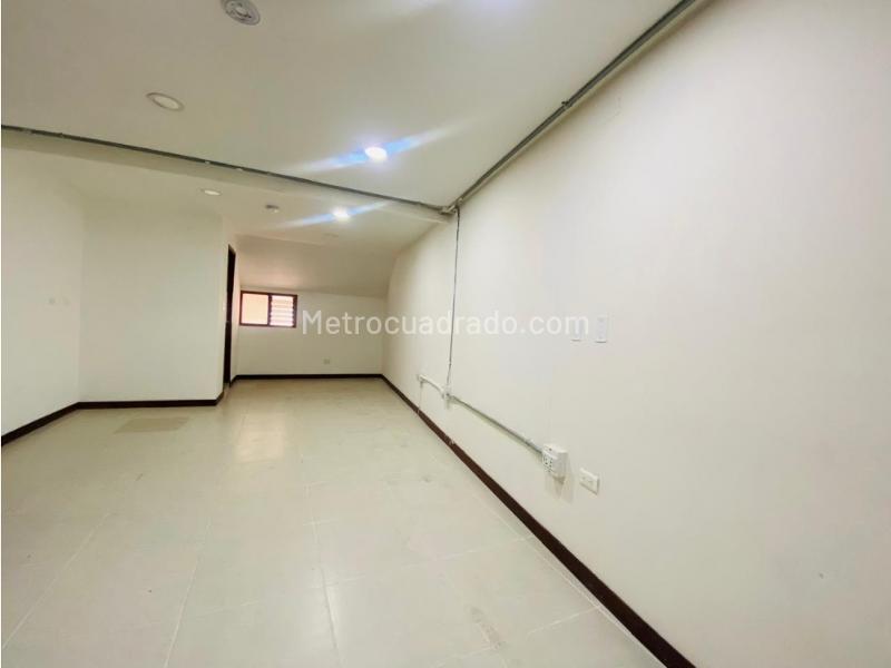 Casa Tradicional de Uso Mixto en Envigado - 3